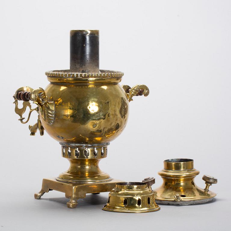 SAMOVAR, mässing, Ryssland. Omkring 1900.