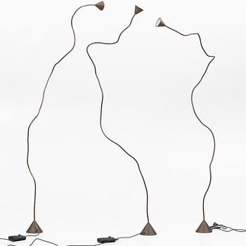 Sergio Calatroni, golvlampor, tre stycken, ''Papiro'', Pallucco, Italien, 1990-tal.