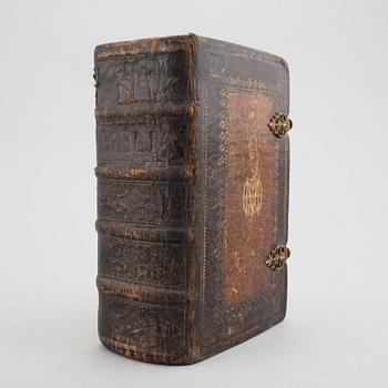 Baroque bookbinding. Provenance: De Geer / Finspong , Nils Gyldenstolpe, Thore Virgin.