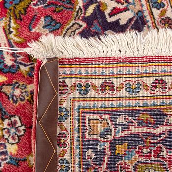 An old Kashan carpet ca 304 x 200 cm.