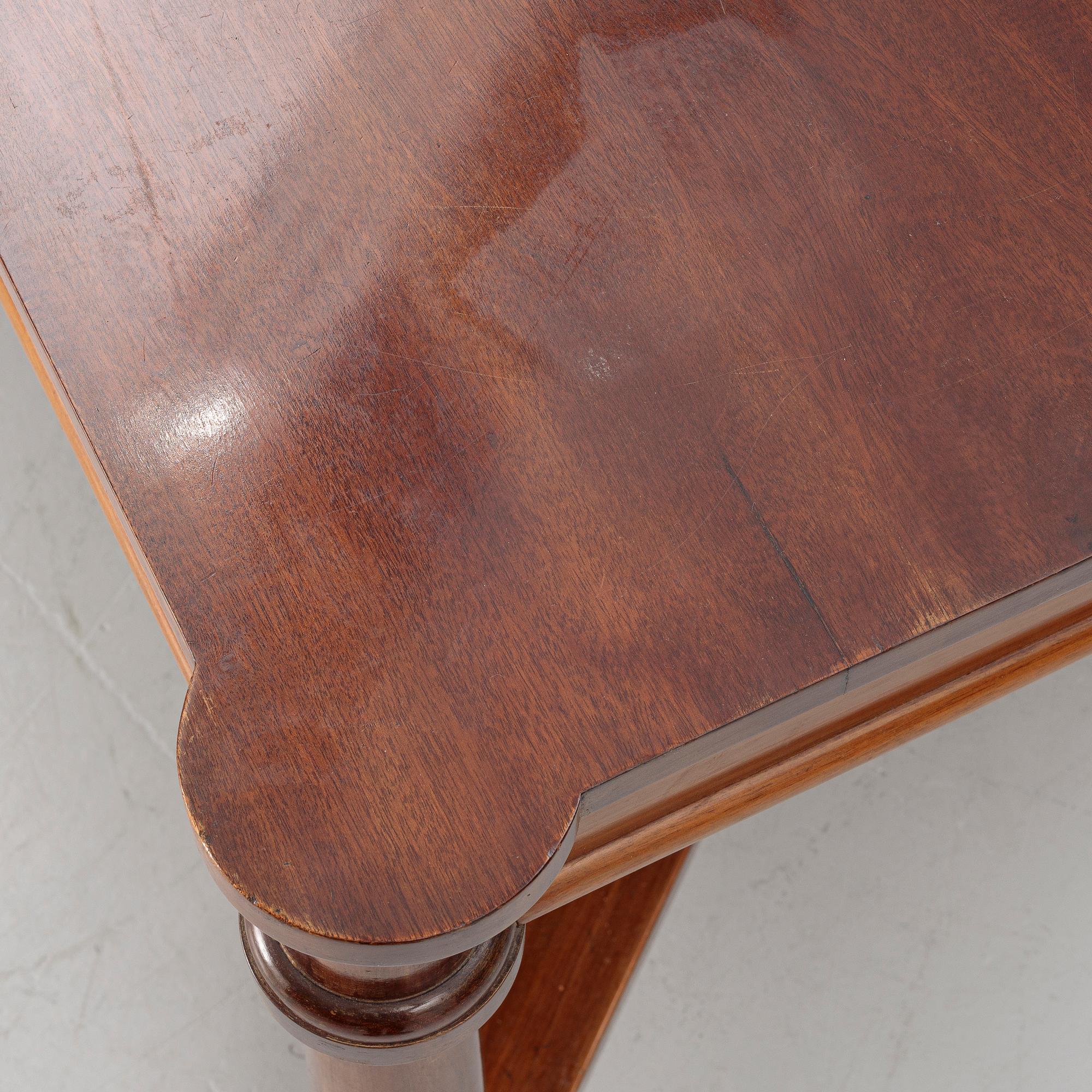 Skrivbord. Empirestil, omkring 1900.