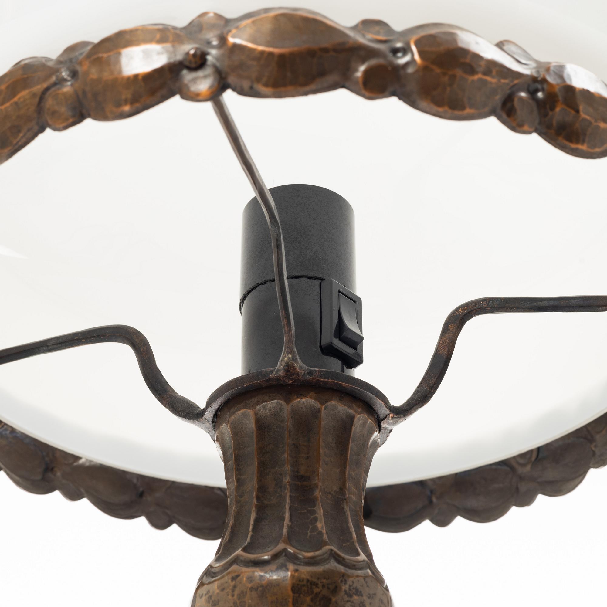 Harald Notini, attributed to, a model 6735 table lamp, Arvid Böhlmarks Lampfabrik, Sweden, 1910's/20's.