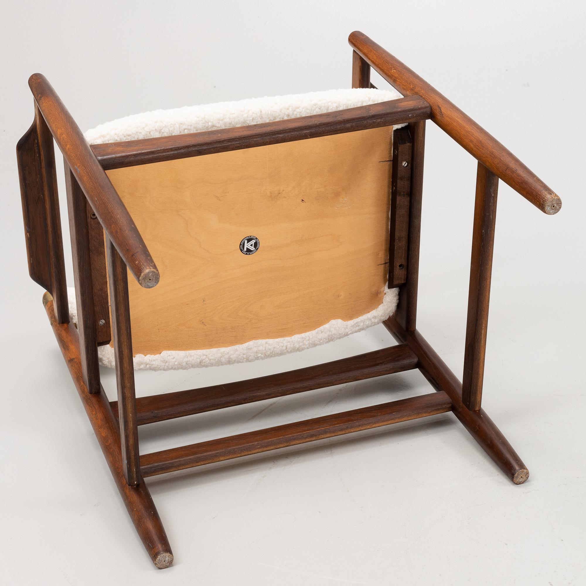 Børge Mogensen, a pair of model 573 armchairs produced by Karl