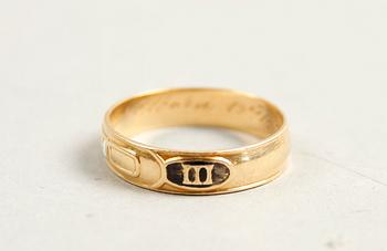 RING, 18 K guld och HÄNGE, guld. Tot 8 gr.