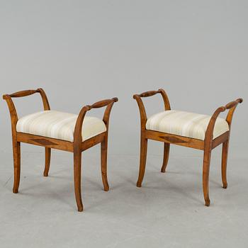 TABURETTER, ett par, Karl Johan, 1800-talets första hälft.