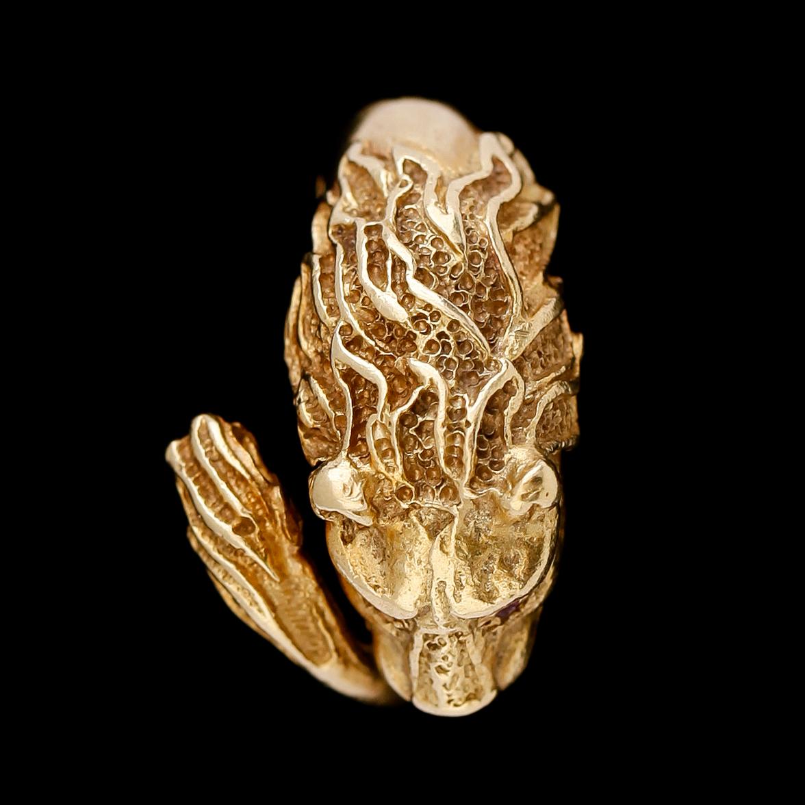 RING, 21 k guld. Vikt 12,8 g.