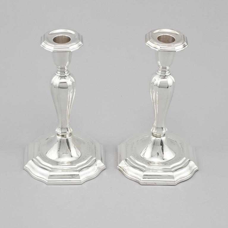 LJUSSTAKAR, ett par, silver, C.G Hallberg, Stockholm, 1956.