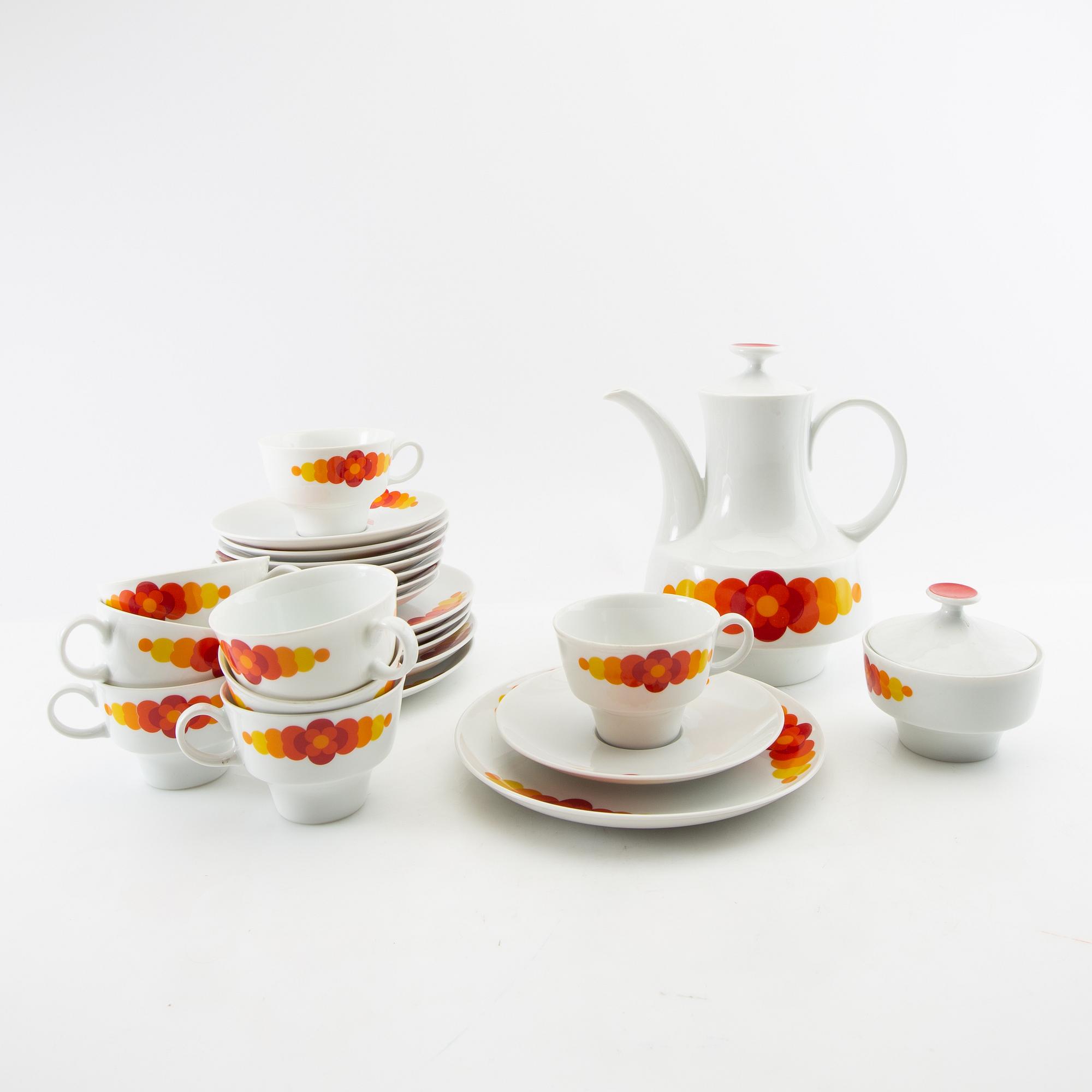 Service 16 pcs Eschenbad Germany second half of the 20th century porcelain.