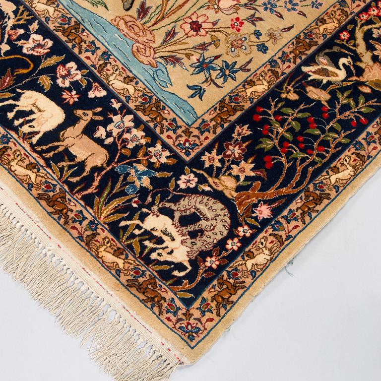 A semi-antique Isfahan rug, central Persia, approx. 243 x 151 cm.