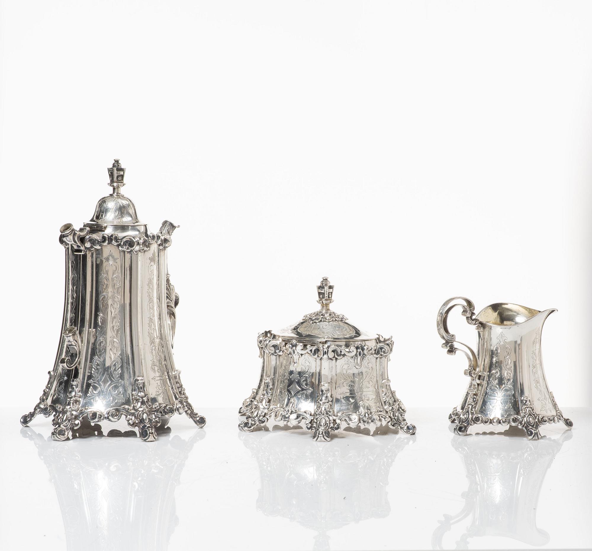 A three-piece silver coffee service, Gustaf Mölleborg, Stockholm, 1903.