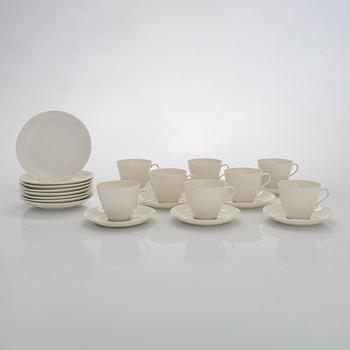 Kaffekoppar, 8 st, med fat, Friedl Holzer-Kjellberg, Arabia sent 1950-tal, samt 7 assietter.