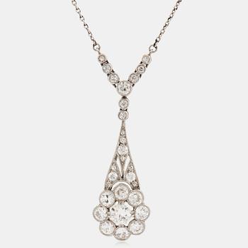 911. A platinum necklace set with old- and eight-cut diamonds.