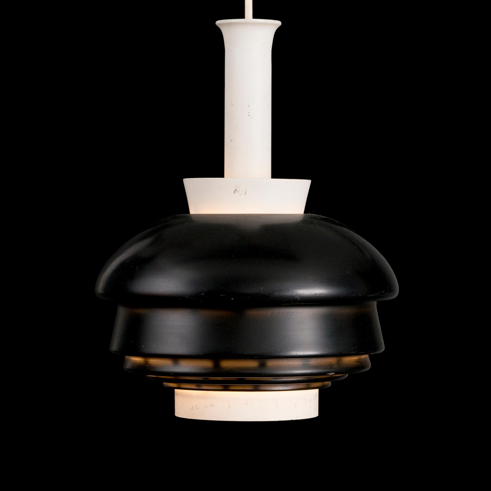 A pendant lamp model A335B for Valaistustyö.