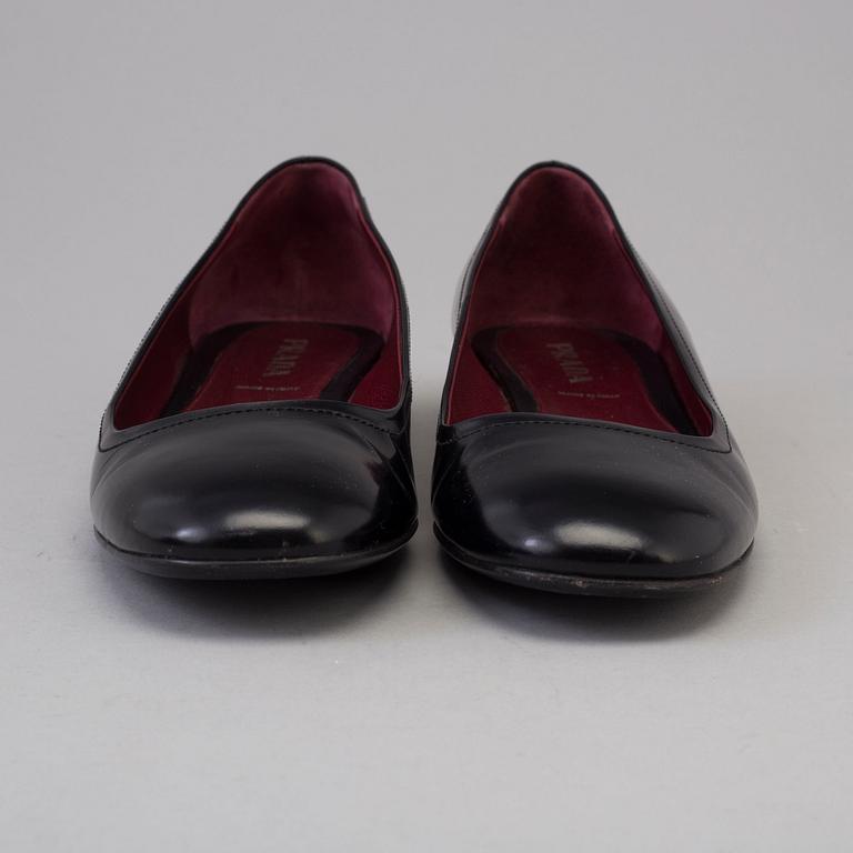 PRADA, a pair of patent leather ballerina pumps, size 37.