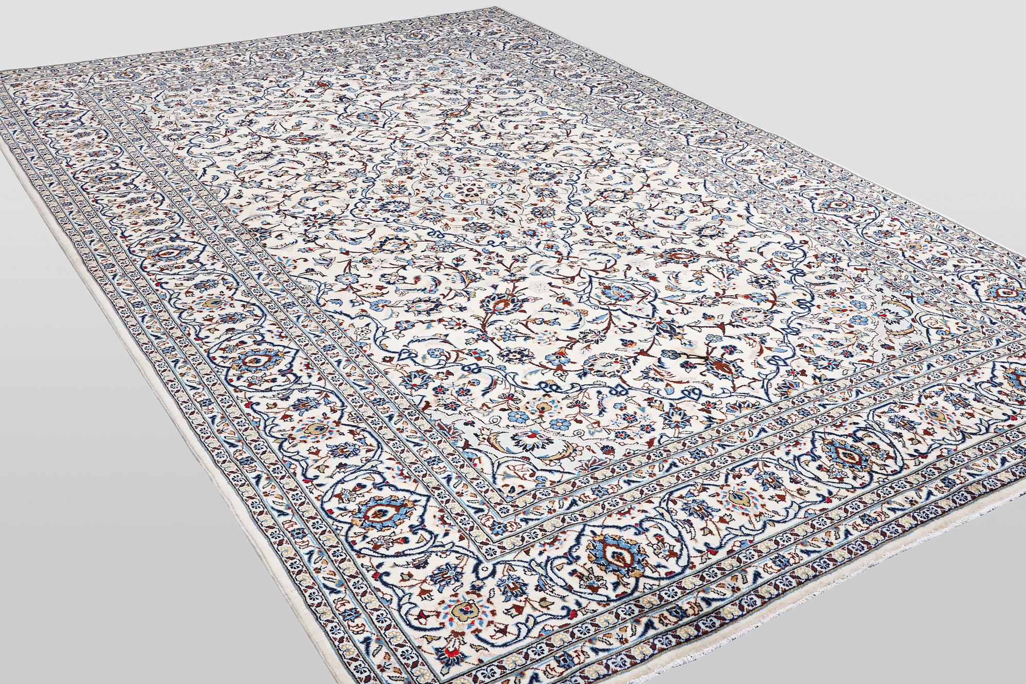Matta, Keshan, ca 370 x 246 cm.
