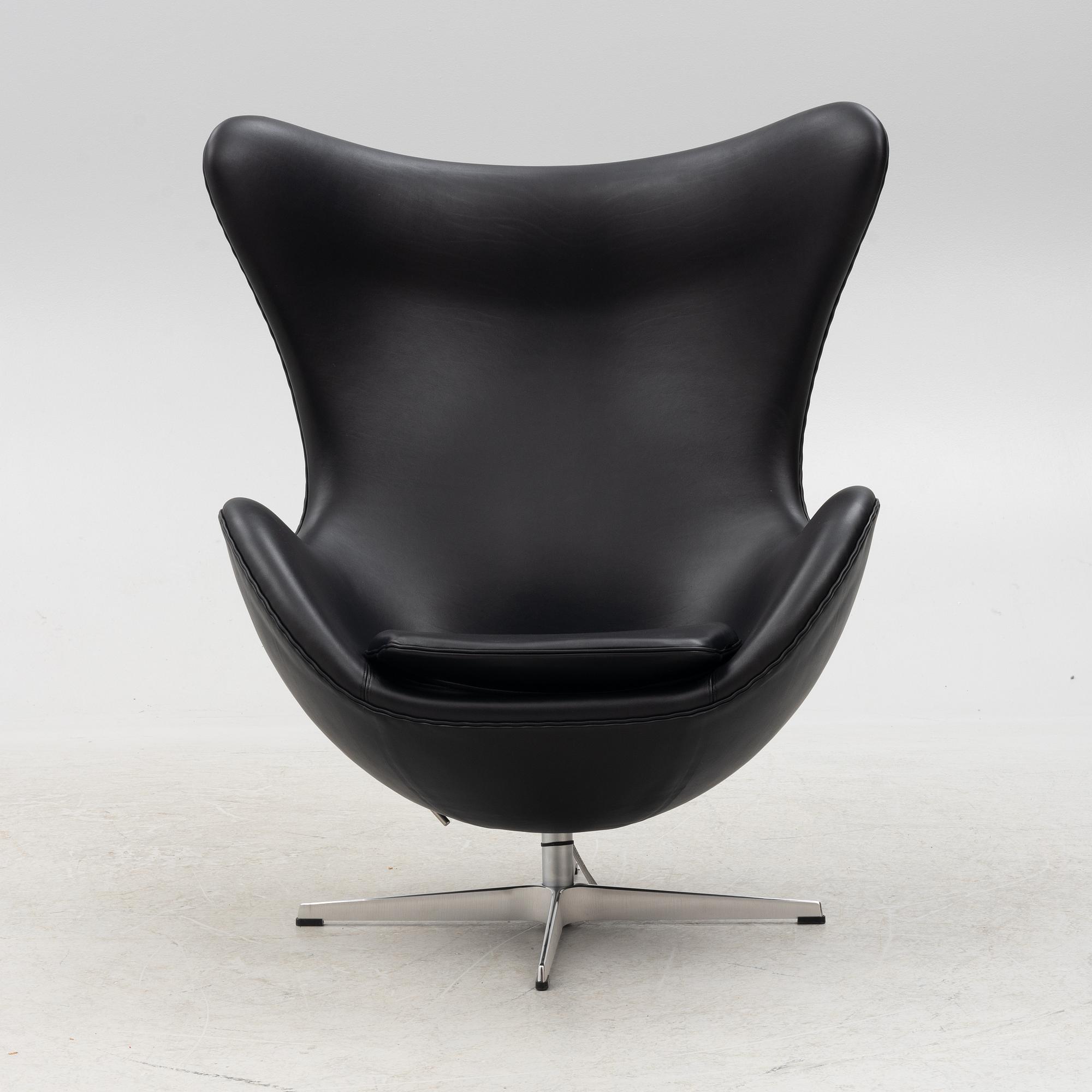 Arne Jacobsen, fåtölj, "Ägget", Fritz Hansen, Danmark, 2021.
