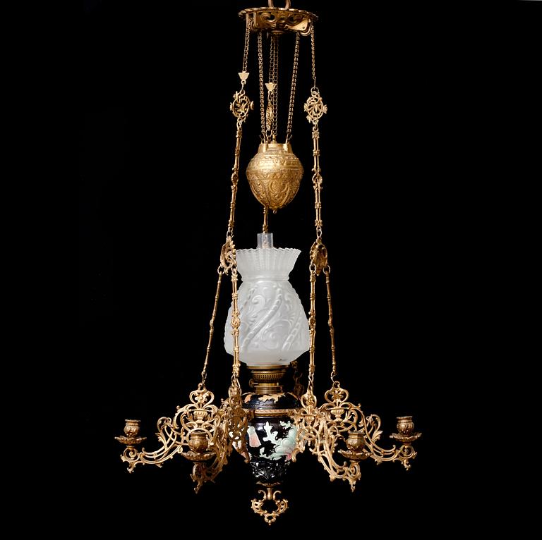 TAKFOTOGENLAMPA, majolika, sekelskiftet 1900.
