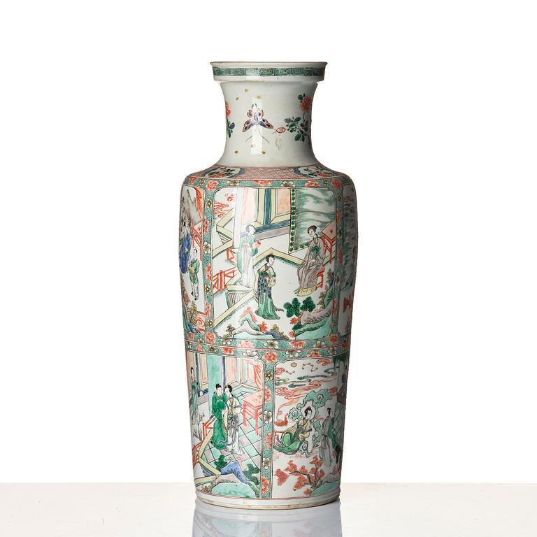 Vas, porslin. Qingdynastin, tidigt 1700-tal.