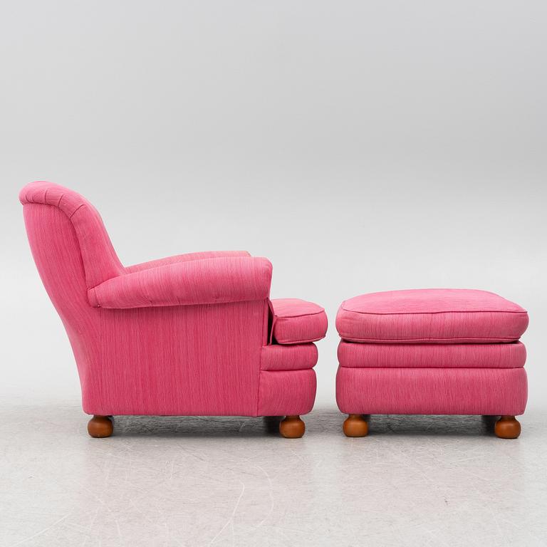 Josef Frank, fåtölj med fotpall, modell 336, Firma Svenskt Tenn.