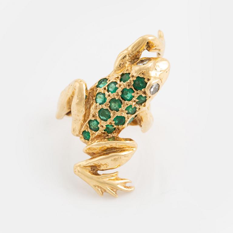 Emerald and brilliant cut diamond frog ring.