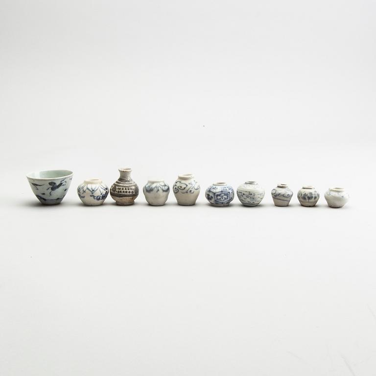 A group of blue and white South East Asian miniatures, 17/19th Century.