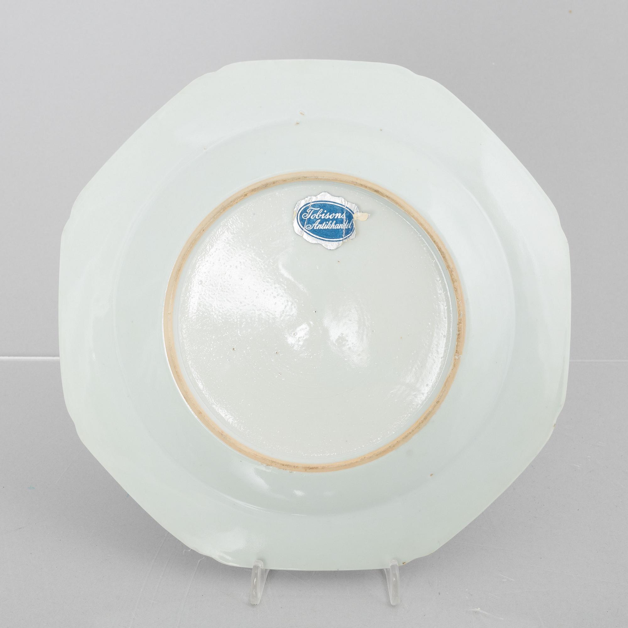 A set of 13 porcelain pieces, China, Qing dynasty, 18th century - early 20th century.