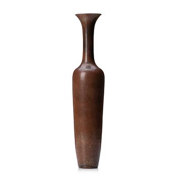 Gunnar Nylund, a brown glazed stoneware vase, Rörstrand, Sweden 1950s.