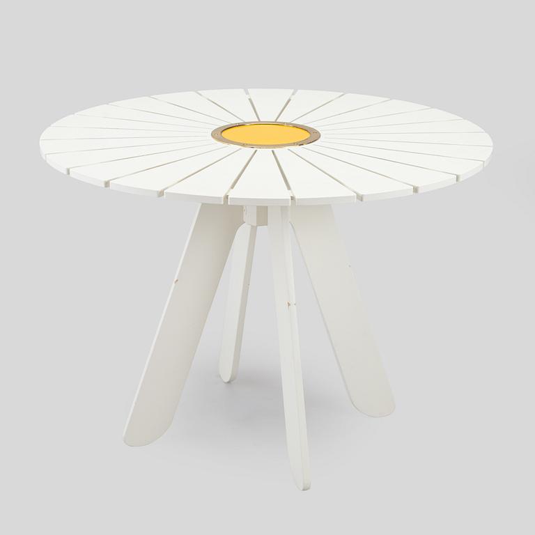 Alvar & Aino Aalto, trädgårdsmöblemang, 5 delar, "Aurinko"-serien, Artek, 2000-tal.