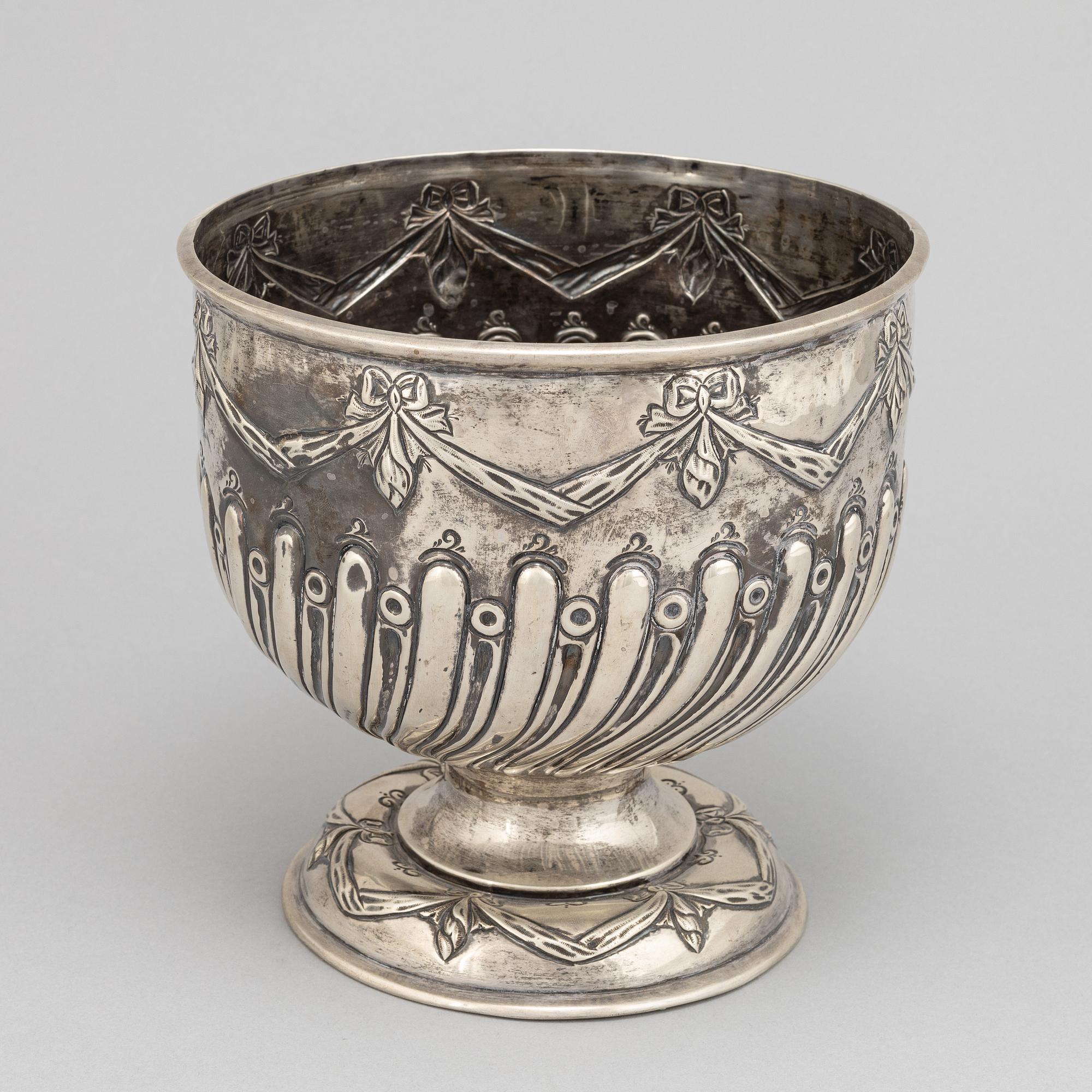 Synyer & Beddoes (Harry Synyer & Charles Joseph Beddoes), vinkylare, silver, Birmingham 1898.