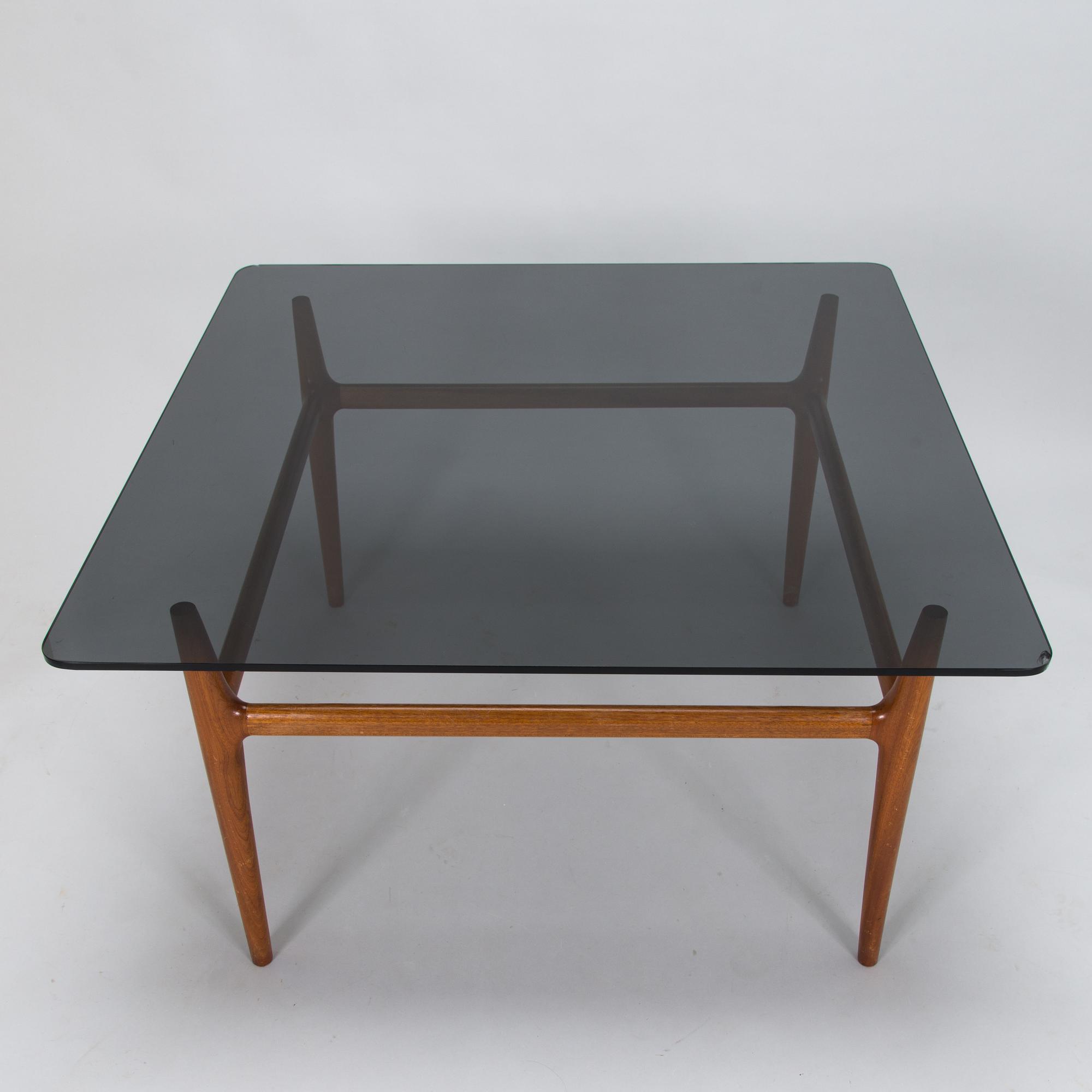 Hillevi Sepponen, a coffee table "Lago" for Skanno 1950s.