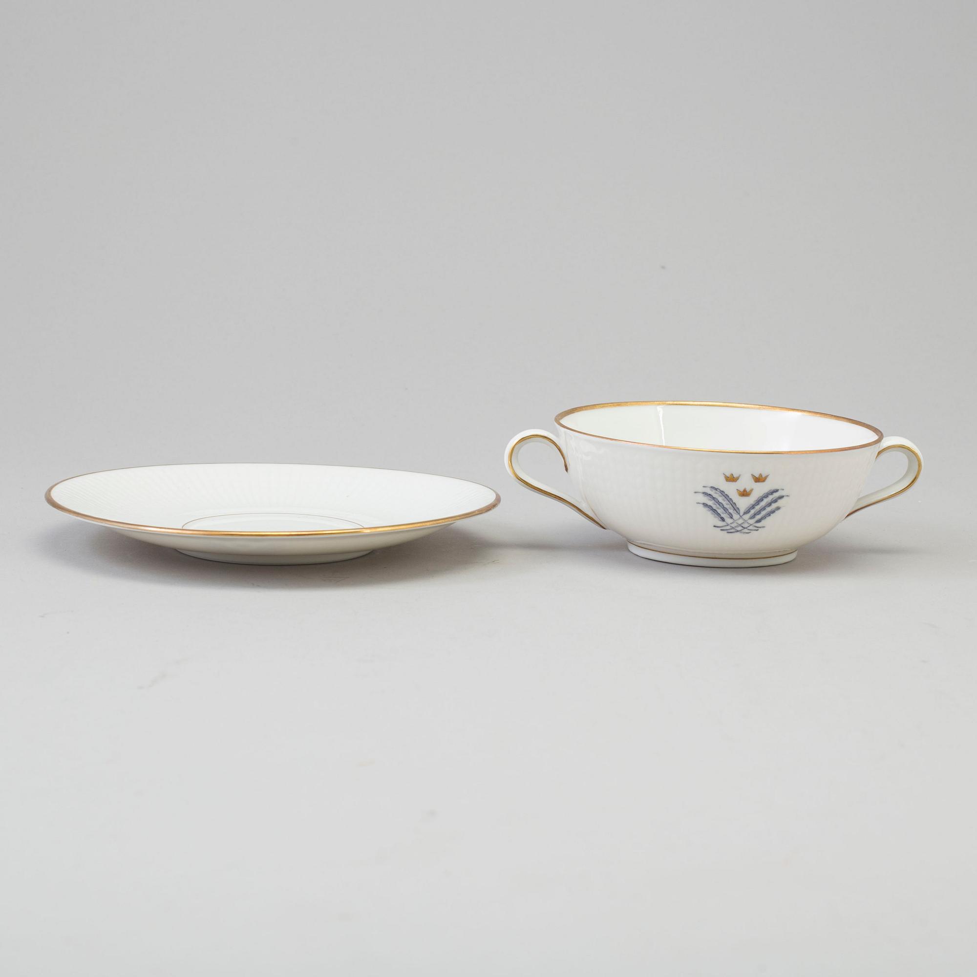 LOUISE ADELBORG, porcelain dinner service, 90 ps "Swedish Grace", Rörstrand, second half of the 20th century.