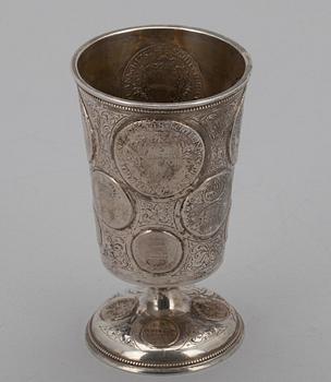 BÄGARE, silver, 1800-tal med mynt, Tyskland omkring 1900. Vikt 320 g.
