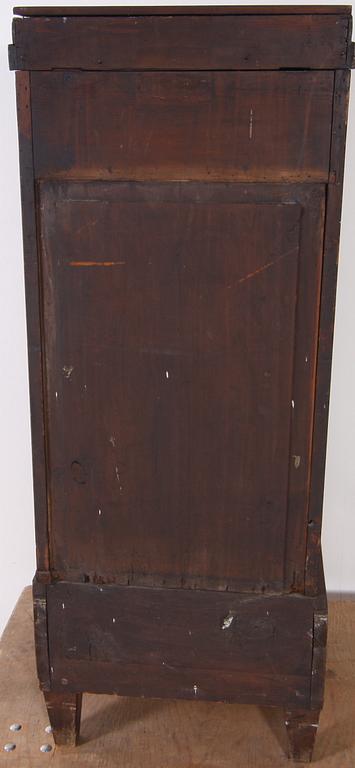 KOLONNSKÅP, Karl Johan, 1800-talets första hälft.