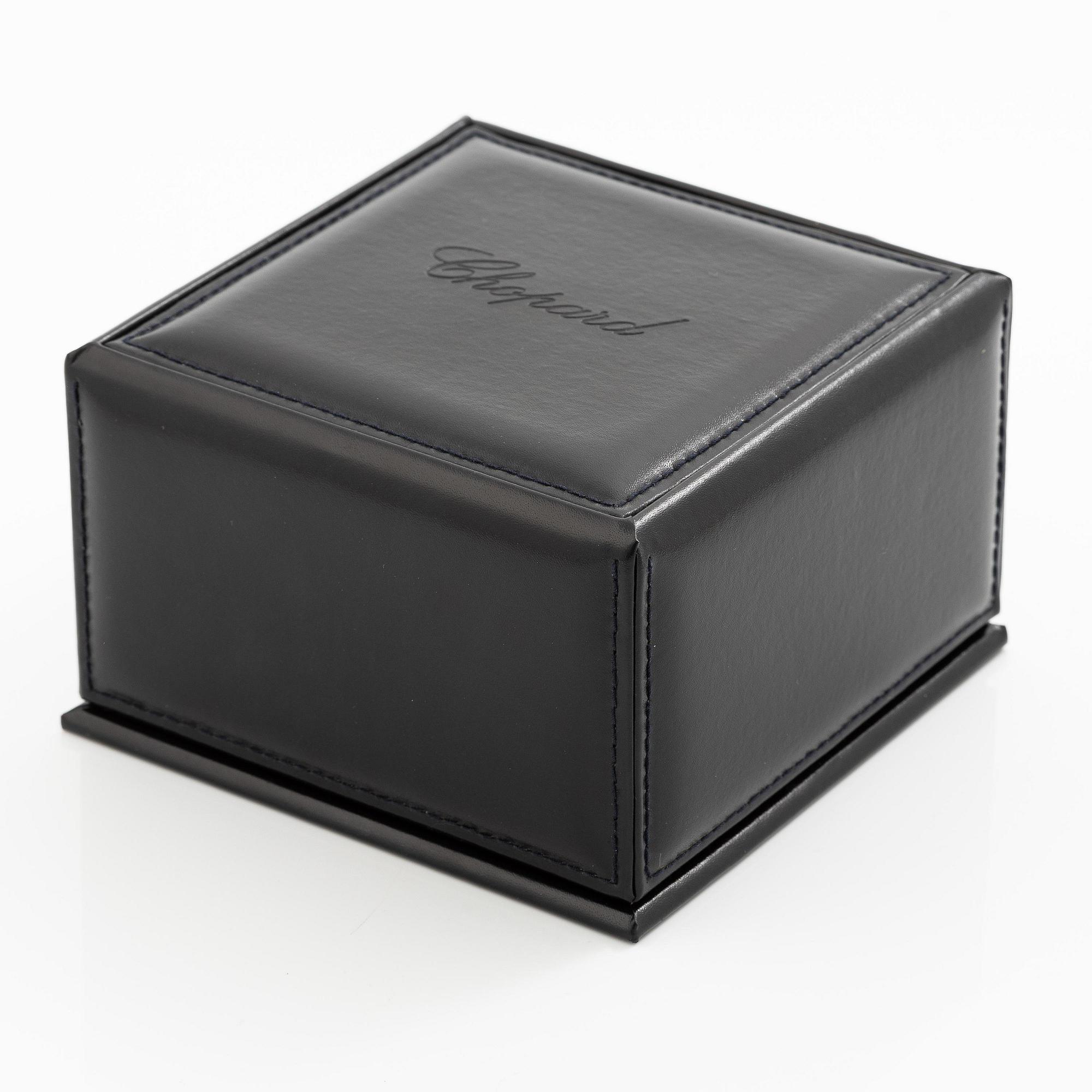 Chopard armband 18K vitguld med runda briljantslipade diamanter "Happy diamonds".