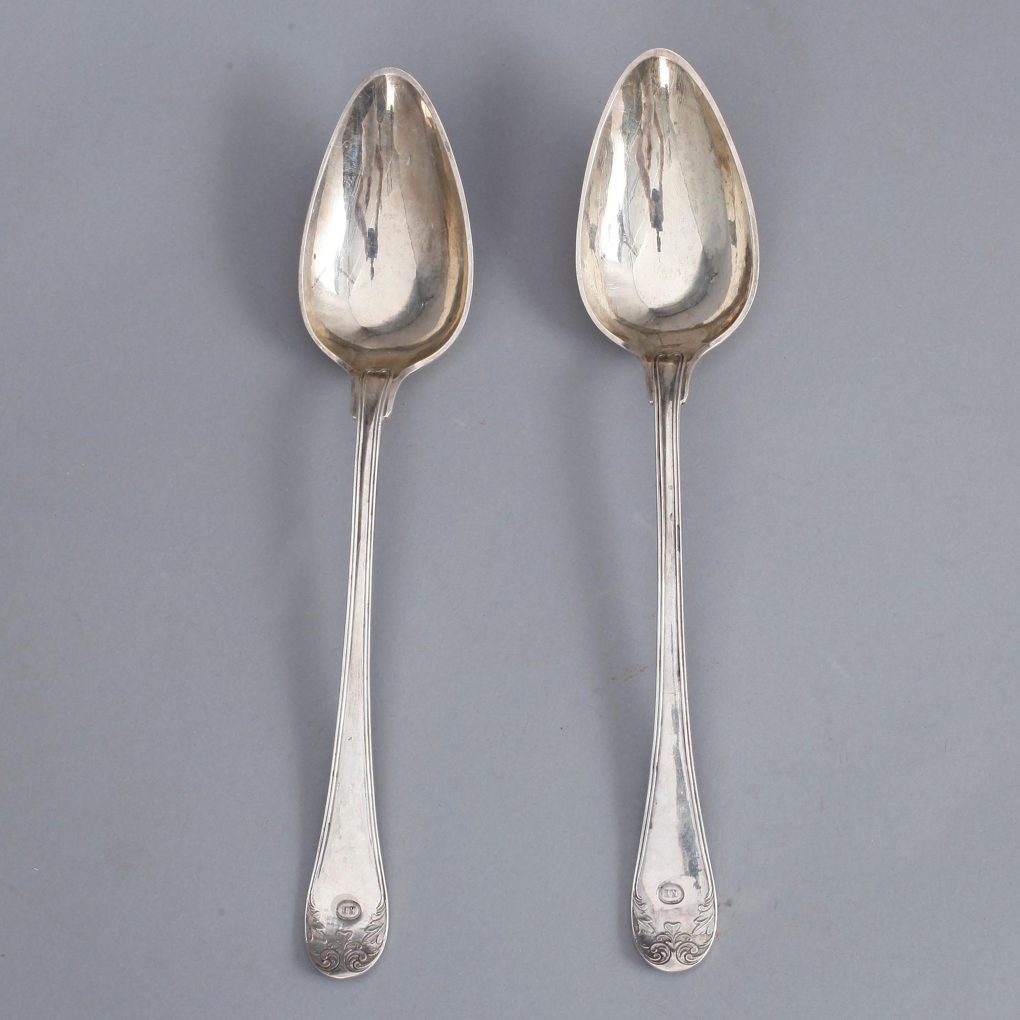 RAGUSKEDAR, 2 st, silver, Adolf Zethelius, Stockholm, 1820. Total vikt ca 235 gram.
