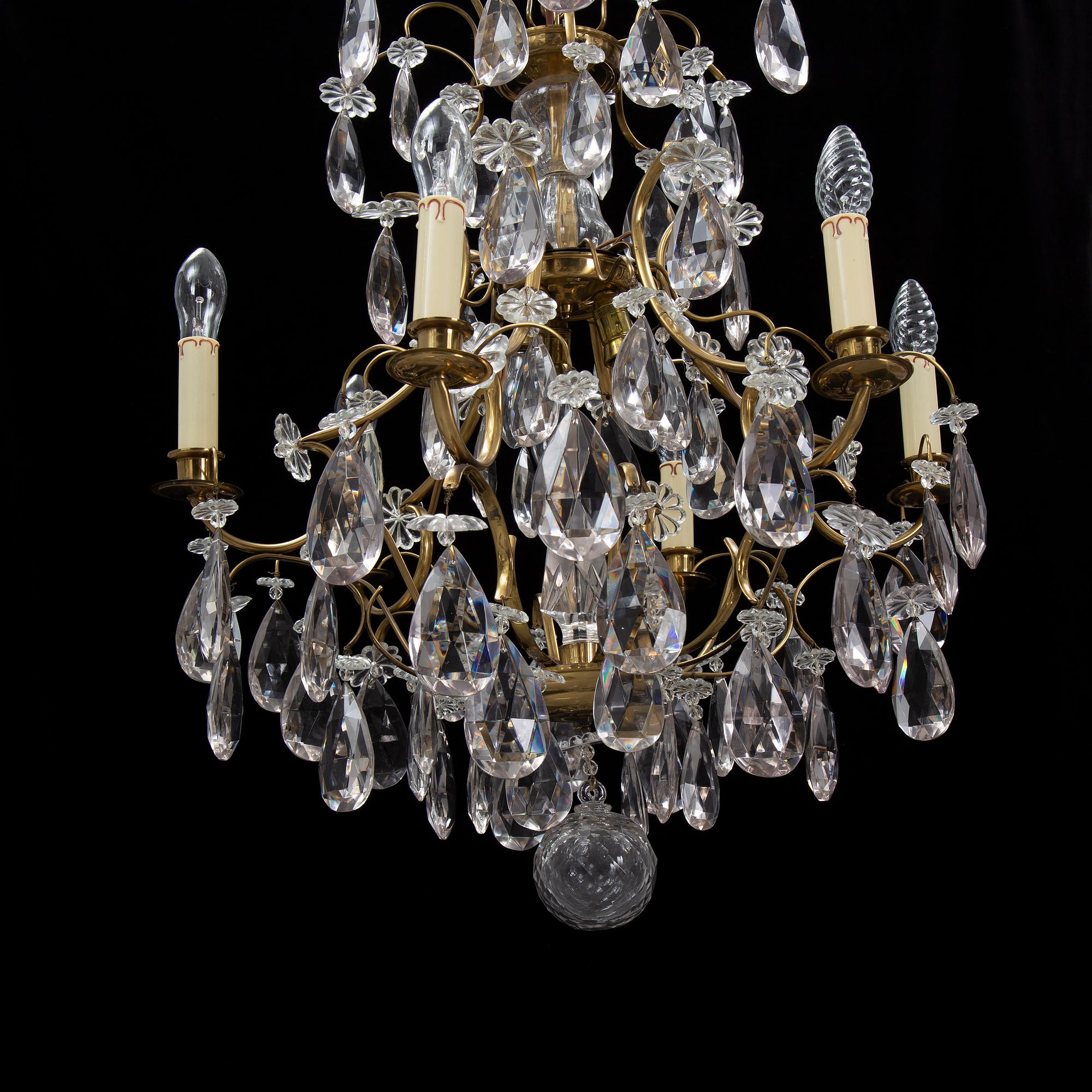 A Baroque style chandelier, mid 20th Century.