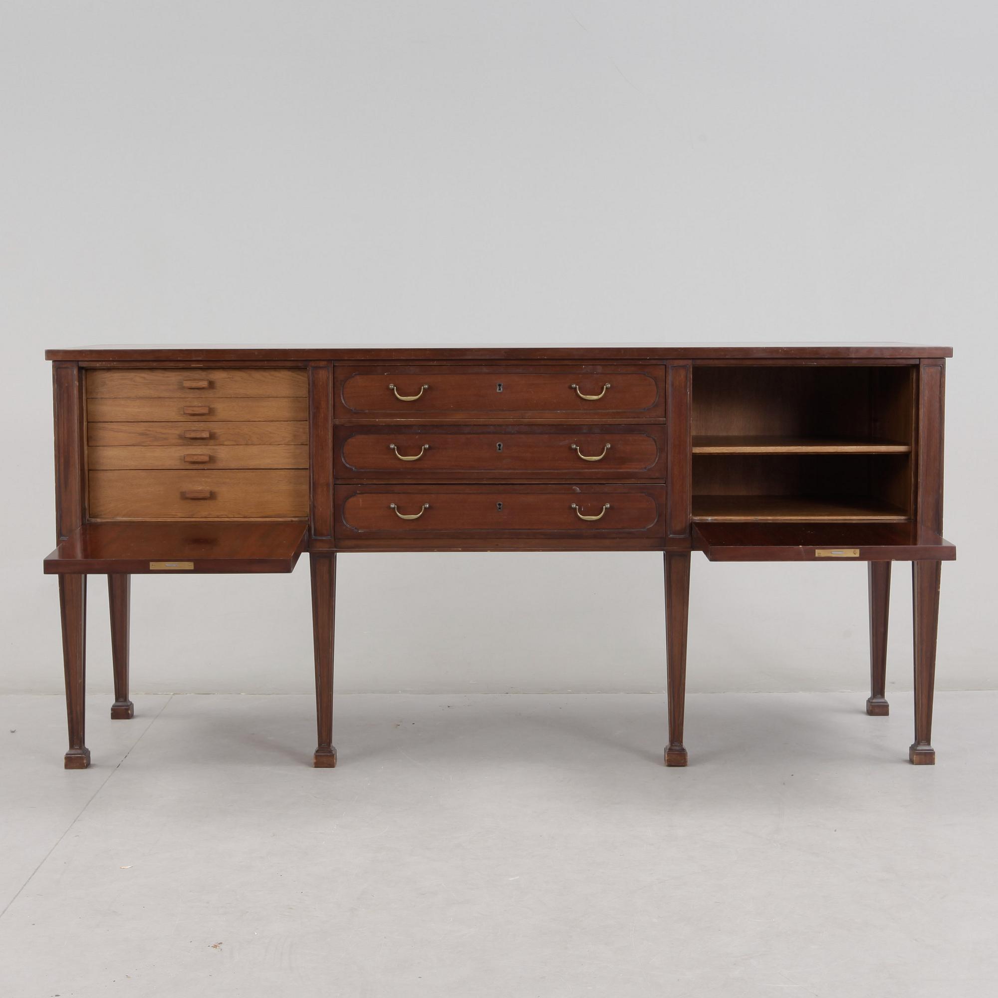 SIDEBOARD, troligen England, omkring 1900.