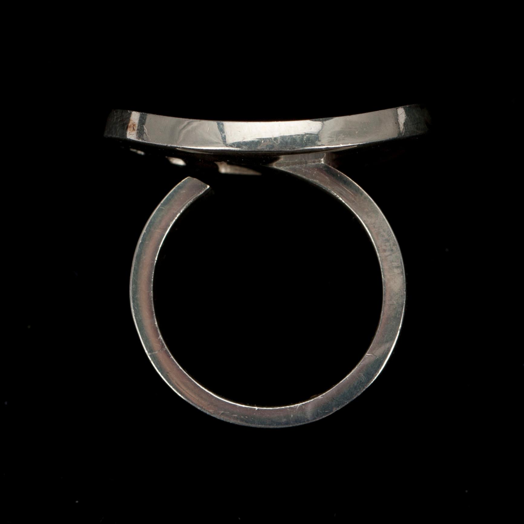 RING, sterlingsilver, Pekka Piekäinen, Auran Kultaseppä 1973.  Vikt 19,8 g.
