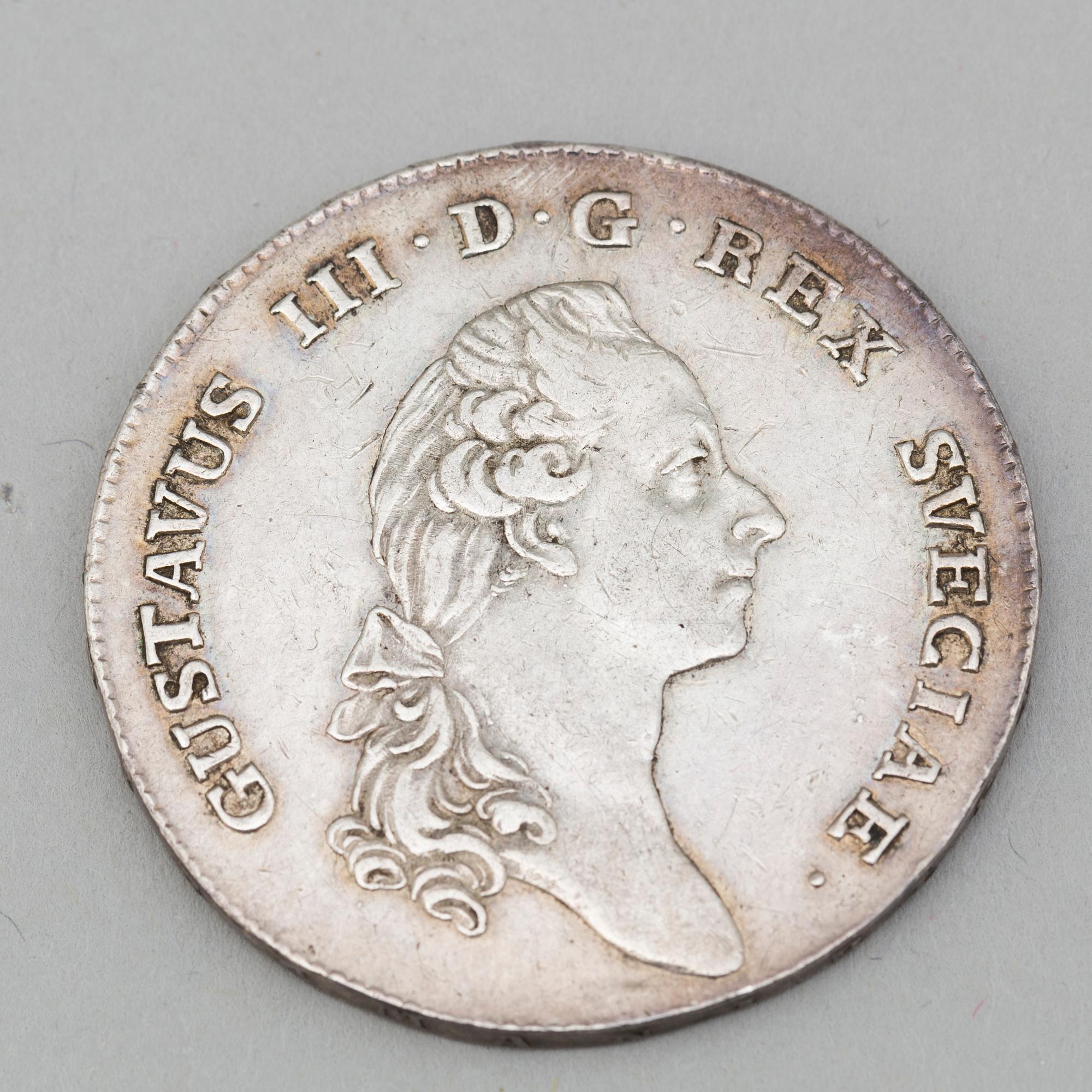 A Swedish silvercoin dated 1782.