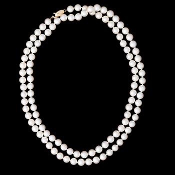 A PEARL NECKLACE, Tiffany & Co., cultured Akoya pearls, clasp 18K gold.