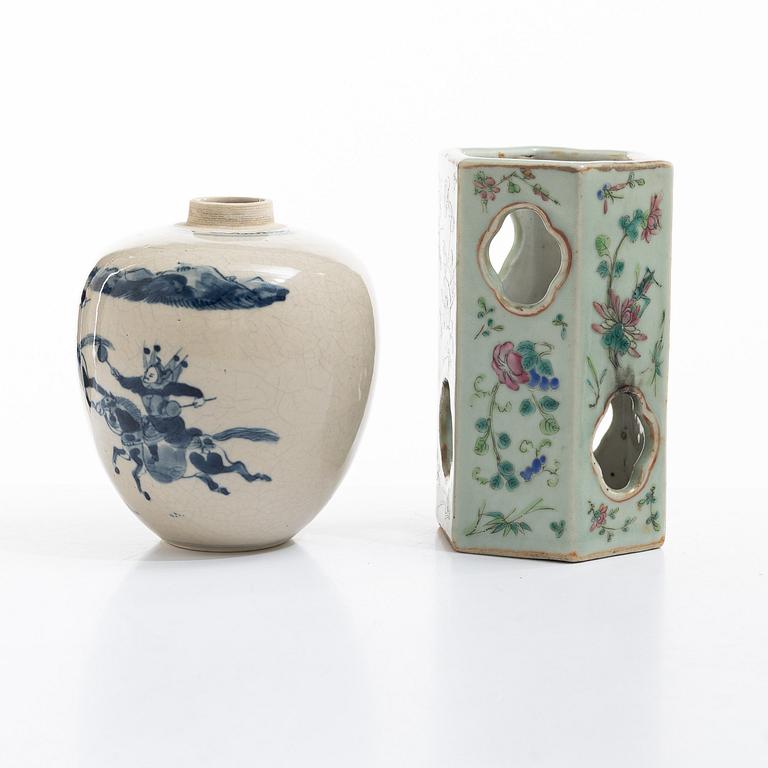 A group lot of Chinese porcelain, Qing dynasty 18/20th century.