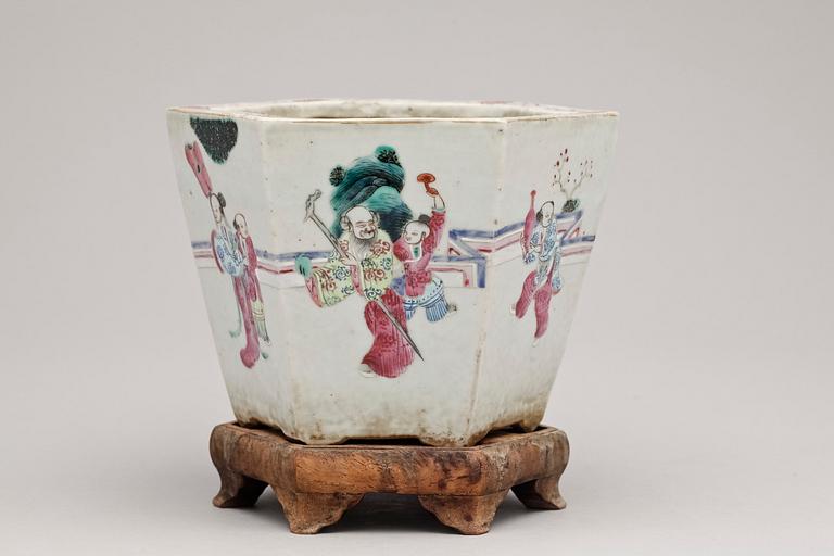 PARTI PORSLIN, 4 delar, Kina, bl a sannolikt 1800-tal.