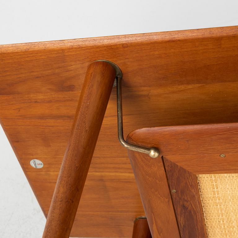 Peter Hvidt & Orla Molgaard Nielsen, a model FD 516 coffee table for France & Søn, Danmark.