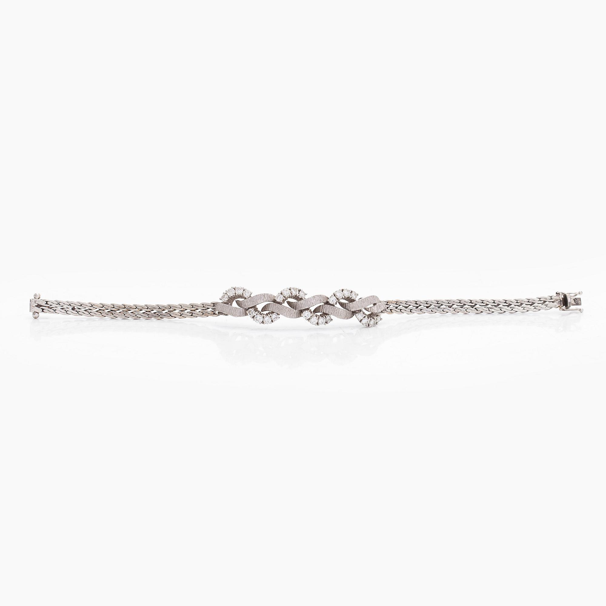 Bracelet, brilliant cut diamonds, 18K white gold.