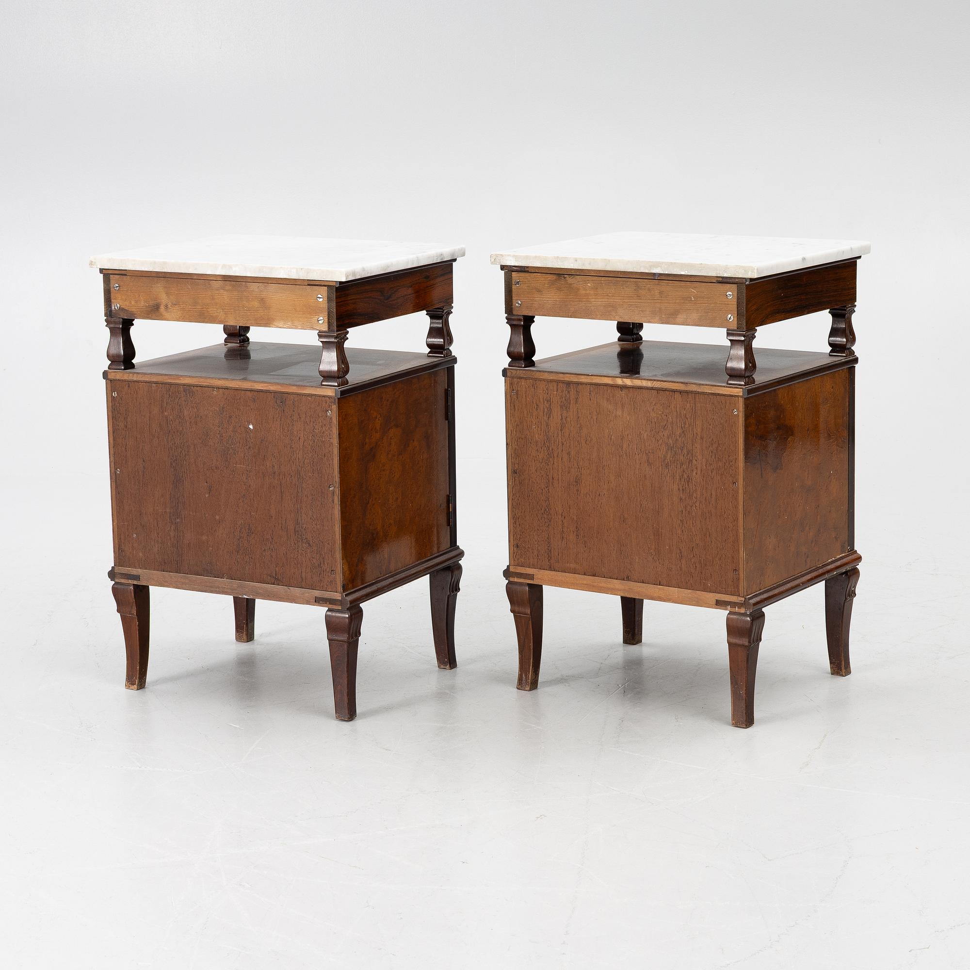 Sängbord, ett par, 1920-30-tal.