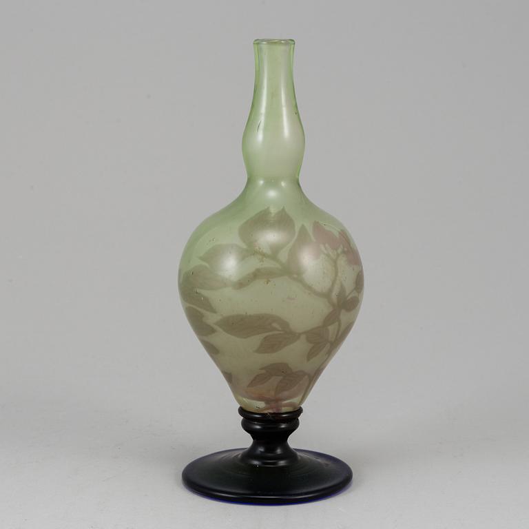 SIMON GATE, a "graal" glass vase, Orrefors 1917.
