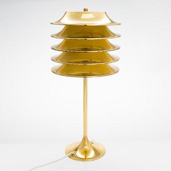 A mid-20th century table lamp manufactured by Sievä.