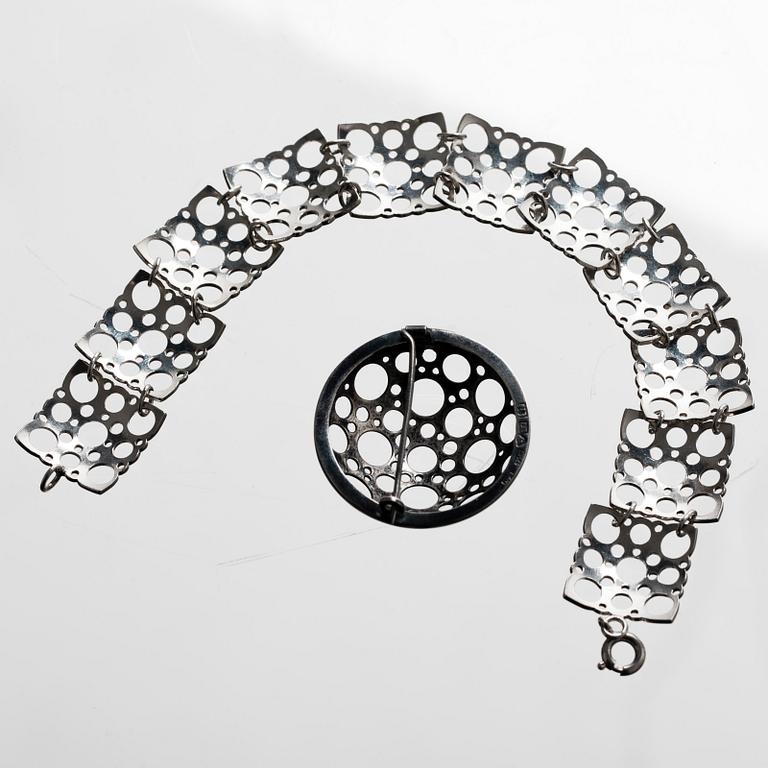 BROSCH och ARMBAND, sterling silver, Liisa Vitali, Westerback, Helsingfors 1971-1973. Tot.vikt ca 14,5 g.