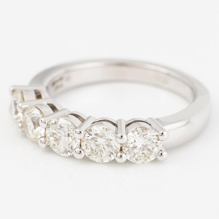 Half eternity ring, 18K white gold set with five brilliant-cut diamonds.