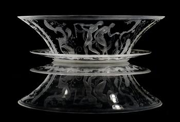 A Simon Gate engraved glass bowl with a plate, Orrefors 1929.